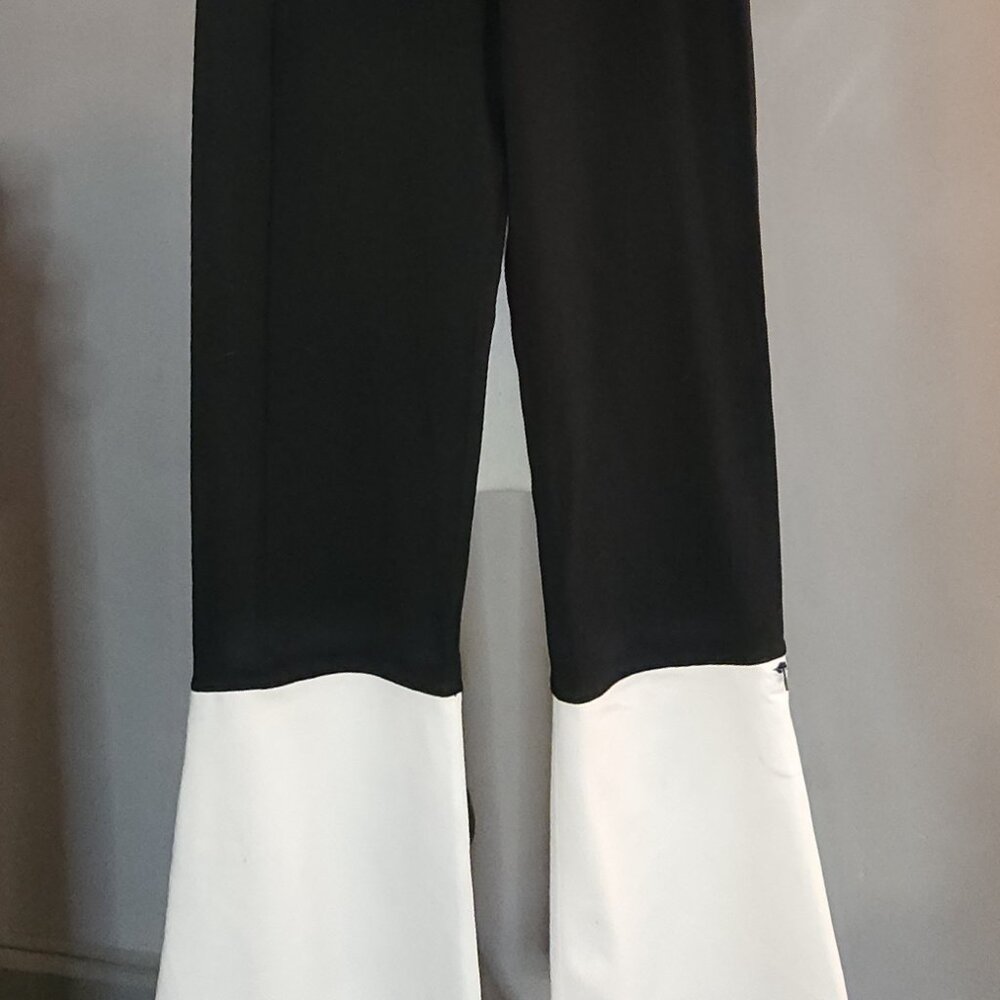 Lululemon Athletica RARE Women's Two-Tone Flare Bottom Zip Pocket Legging 8 Tall